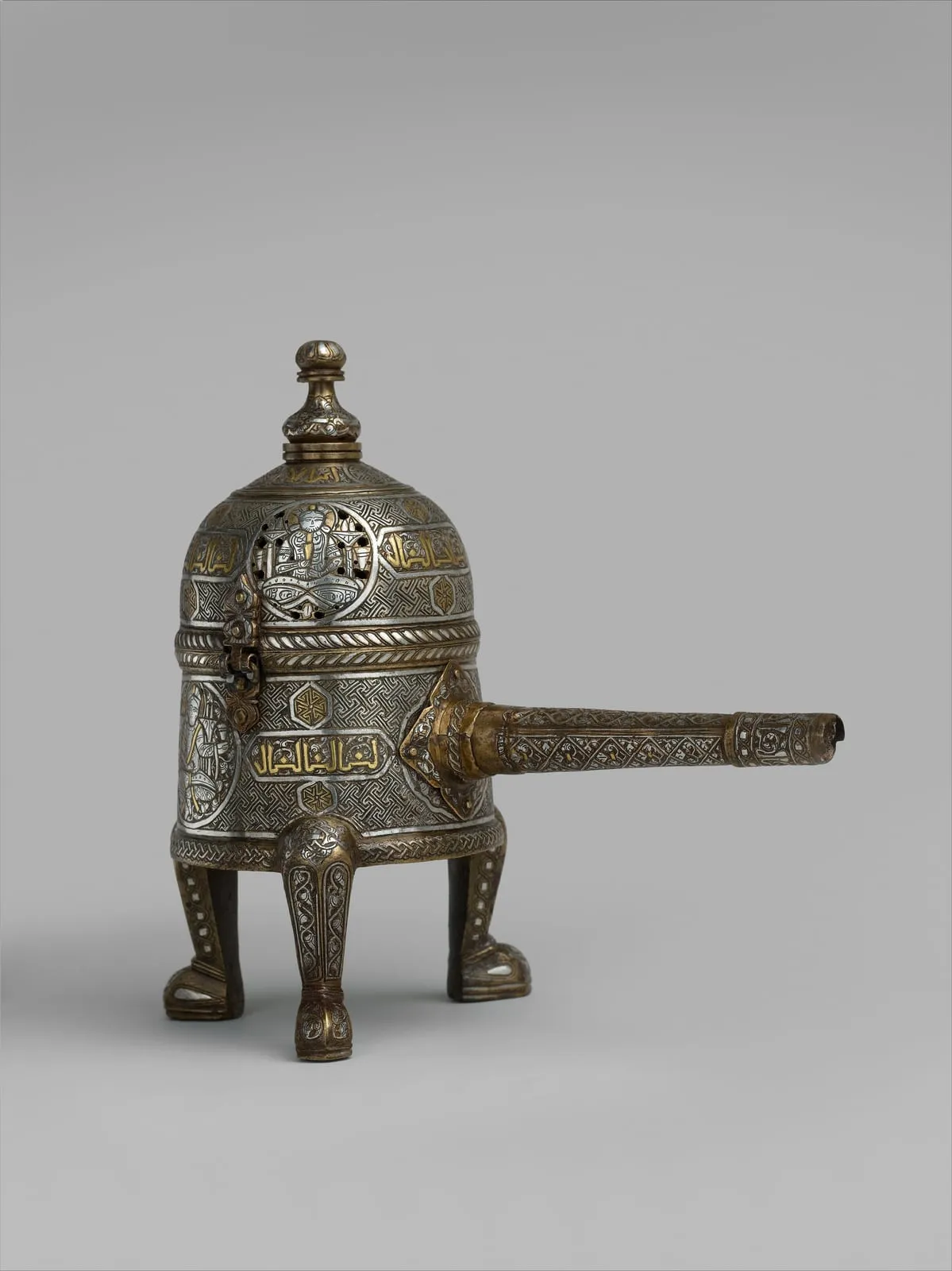 Inlaid brass incense burner — مِبخَرة نحاسيّة مُطعَّمة